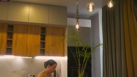 Snapshot of catolinanight chatting on 9, 11, 2025 catolinanight online show from 9, 11, 2025