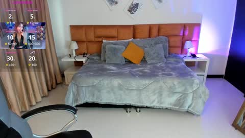 catti_brie_ online show from 31, 10, 2025