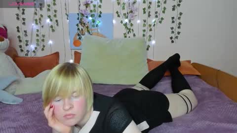 Snapshot of cattie_w_ chatting on 21, 10, 2025 cattie_w_ online show from 21, 10, 2025