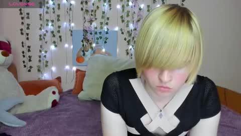 Snapshot of cattie_w_ chatting on 22, 10, 2025 cattie_w_ online show from 22, 10, 2025