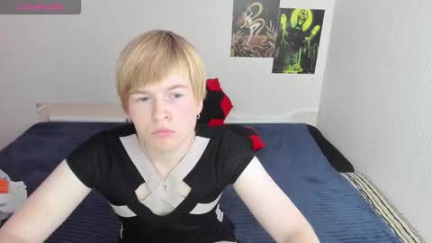 Snapshot of cattie_w_ chatting on 5, 11, 2025 cattie_w_ online show from 5, 11, 2025