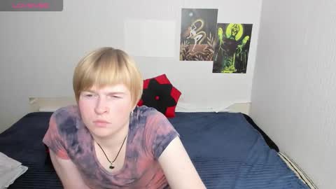 Snapshot of cattie_w_ chatting on 25, 11, 2025 cattie_w_ online show from 25, 11, 2025