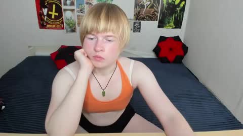 Snapshot of cattie_w_ chatting on 27, 5, 2026 cattie_w_ online show from 27, 5, 2026