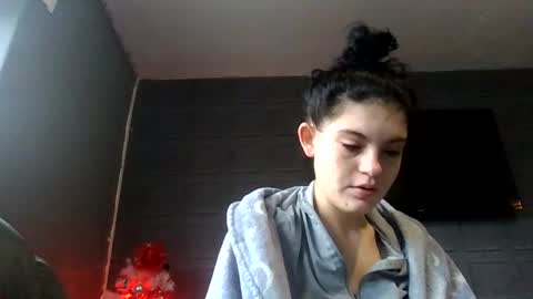 Snapshot of cboo1153 chatting on 18, 12, 2025 cboo1153 online show from 18, 12, 2025