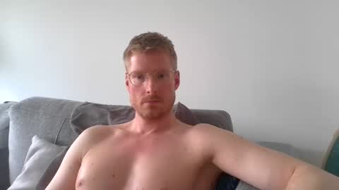 Snapshot of ccloser87 chatting on 1, 4, 2026 ccloser87 online show from 1, 4, 2026