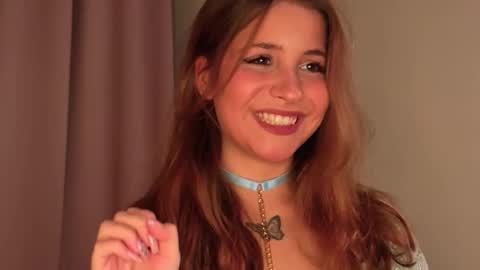 Snapshot of ceceliapidcock chatting on 28, 11, 2025 Lina online show from 28, 11, 2025