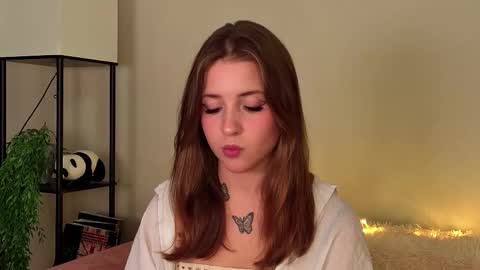 Snapshot of ceceliapidcock chatting on 13, 12, 2025 Lina online show from 13, 12, 2025