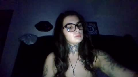 Snapshot of ceceluv27 chatting on 8, 11, 2025 ceceluv27 online show from 8, 11, 2025