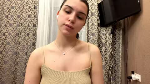 Snapshot of cecilianoblitt chatting on 6, 4, 2026 Darina online show from 6, 4, 2026