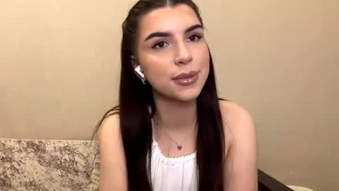 Snapshot of cecilianoblitt chatting on 29, 4, 2026 Darina online show from 29, 4, 2026