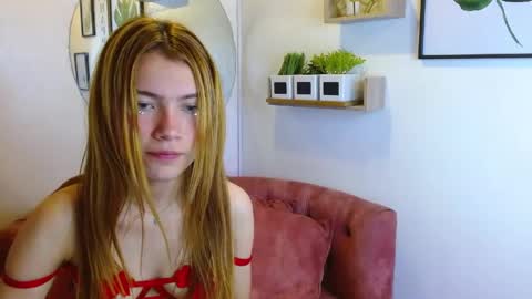 Snapshot of celeste_london chatting on 13, 4, 2026 C E L E S T E online show from 13, 4, 2026