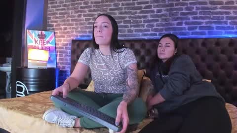 Snapshot of celeste_starsss chatting on 10, 2, 2025 celeste_starsss online show from 10, 2, 2025