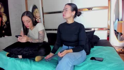 Snapshot of celeste_starsss chatting on 15, 10, 2025 celeste_starsss online show from 15, 10, 2025