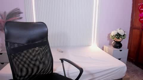 Snapshot of celestemoon5 chatting on 12, 1, 2026 celestemoon5 online show from 12, 1, 2026