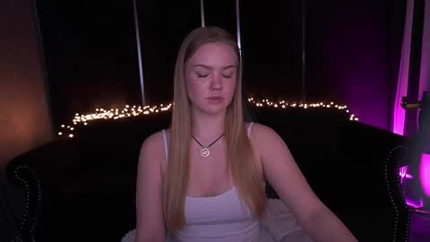 celestenoirr online show from 17, 4, 2026