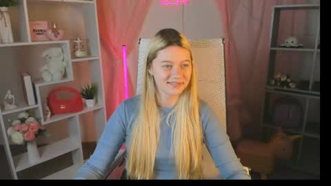 Snapshot of celestinemauriac chatting on 13, 4, 2026 your cute kitty online show from 13, 4, 2026