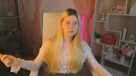 Snapshot of celestinemauriac chatting on 15, 4, 2026 your cute kitty online show from 15, 4, 2026