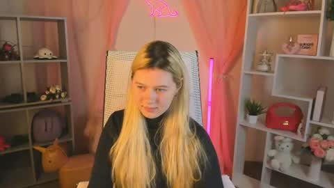 Snapshot of celestinemauriac chatting on 17, 4, 2026 your cute kitty online show from 17, 4, 2026