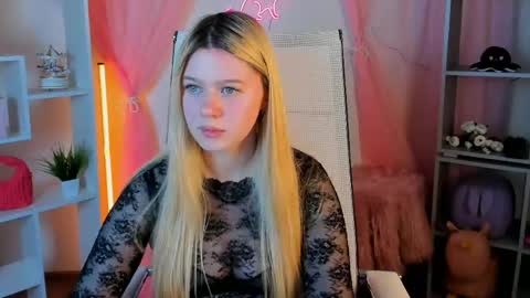 Snapshot of celestinemauriac chatting on 29, 4, 2026 your cute kitty online show from 29, 4, 2026