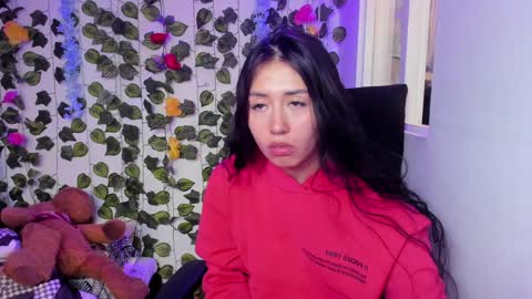 Snapshot of celestinepurple chatting on 4, 1, 2025 Celestineeeeee online show from 4, 1, 2025