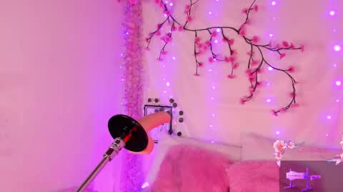 Hello guys my name is Sofi and Lizzie and  Vanessa online show from 30, 10, 2025