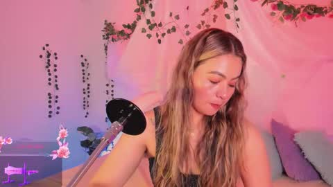 Hello guys my name is Sofi and Lizzie and  Vanessa online show from 25, 11, 2025