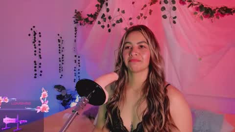 Hello guys my name is Sofi and Lizzie and  Vanessa online show from 28, 11, 2025