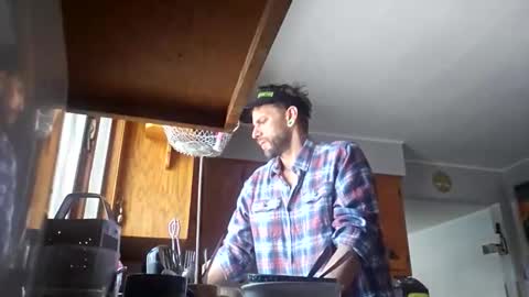 Snapshot of cguffey2284 chatting on 17, 12, 2025 cguffey2284 online show from 17, 12, 2025