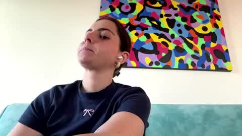 Nini online show from 8, 6, 2026