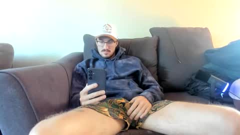 Snapshot of chadpowerz chatting on 8, 11, 2025 Lydong online show from 8, 11, 2025