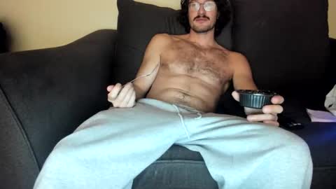 Snapshot of chadpowerz chatting on 21, 11, 2025 Lydong online show from 21, 11, 2025