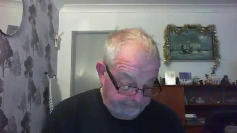 Snapshot of champers37 chatting on 4, 1, 2025 Champers online show from 4, 1, 2025