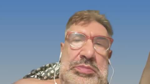 Snapshot of champsex305610 chatting on 14, 2, 2025 champsex305610 online show from 14, 2, 2025