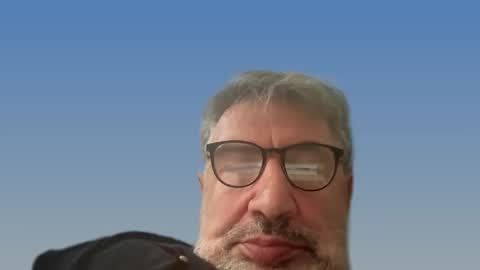 Snapshot of champsex305610 chatting on 10, 9, 2025 champsex305610 online show from 10, 9, 2025