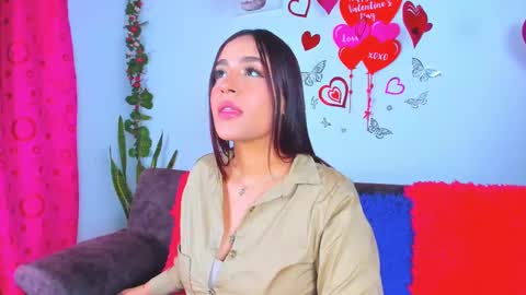  Chanel Parker  online show from 3, 3, 2025