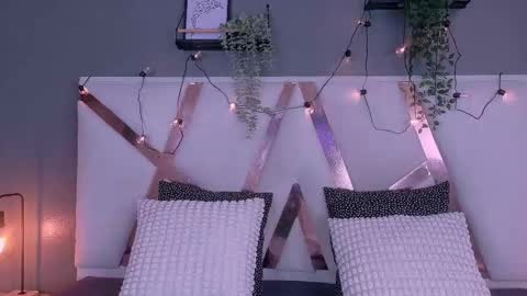Snapshot of chaneladamss_ chatting on 24, 9, 2025 C H A N E L online show from 24, 9, 2025