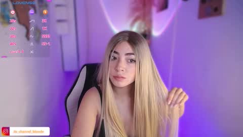 Snapshot of channel_blonde_a chatting on 6, 1, 2026 channel_blonde_a online show from 6, 1, 2026