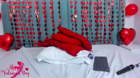 Channelfox  online show from 14, 2, 2025