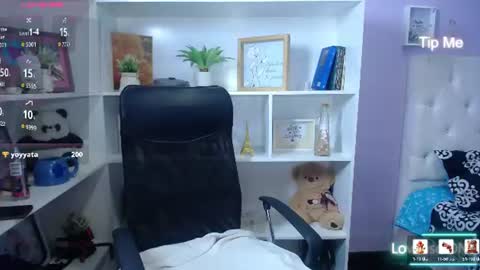 Snapshot of chantal_adams0 chatting on 25, 6, 2026 chantal online show from 25, 6, 2026