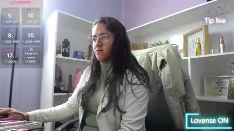 Snapshot of chantal_adams0 chatting on 26, 6, 2026 chantal online show from 26, 6, 2026