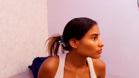 Snapshot of chantal_taylor_ chatting on 1, 10, 2025 Raquel online show from 1, 10, 2025