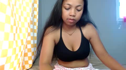 Snapshot of chanyah1 chatting on 18, 12, 2024 chanyah1 online show from 18, 12, 2024
