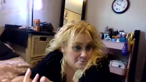 Snapshot of chaosangel33 chatting on 23, 9, 2025 Ms. Behaving online show from 23, 9, 2025