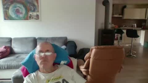 charles6064 online show from 10, 6, 2026