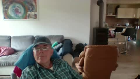 charles6064 online show from 11, 6, 2026