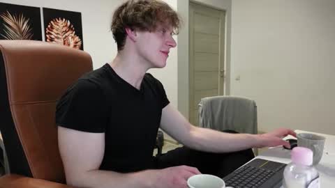 Snapshot of charles_dreams chatting on 14, 3, 2026 CHARLES DREAMS online show from 14, 3, 2026