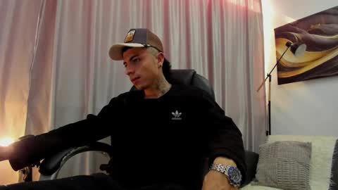 charlie_foxie online show from 2, 4, 2026