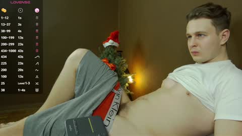 Snapshot of charlie_smiley chatting on 2, 1, 2025 Charlie Smiley online show from 2, 1, 2025