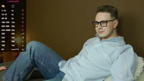 Snapshot of charlie_smiley chatting on 23, 11, 2025 Charlie Smiley online show from 23, 11, 2025