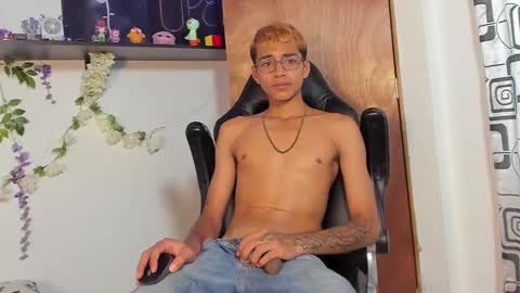 Snapshot of charlieerusso chatting on 17, 2, 2025 Charles Russo online show from 17, 2, 2025